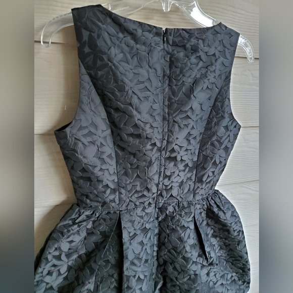 JUN & IVY Black Floral Embossed Formal Peplum Cocktail Dress - Picture 13 of 16
